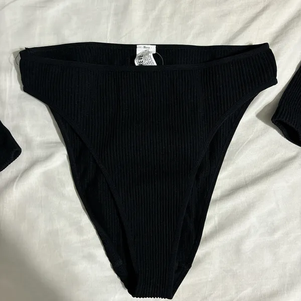 Swimsuit Top And Bottom Size XL - Image 3