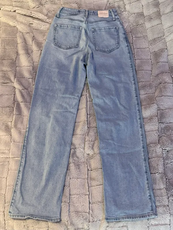 Hollister Jean - Image 4