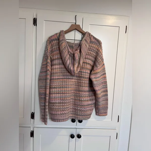 Aerie hooded sweater - Image 4