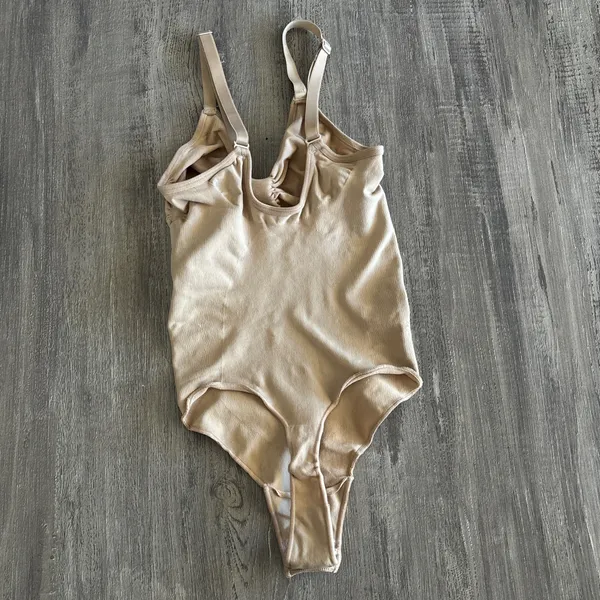 New skims shapewear l/xl - Image 3