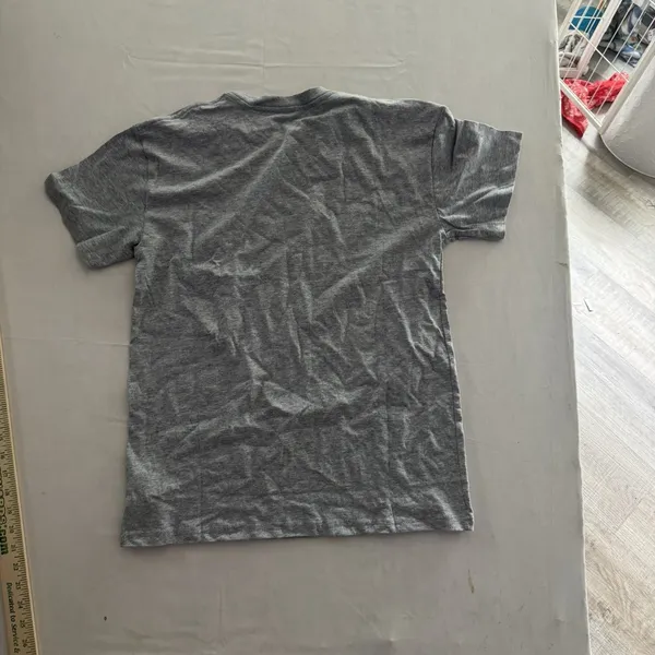 Disney Princess T-shirt Gray with Princess Graphic Size Small New with Tags - Image 4