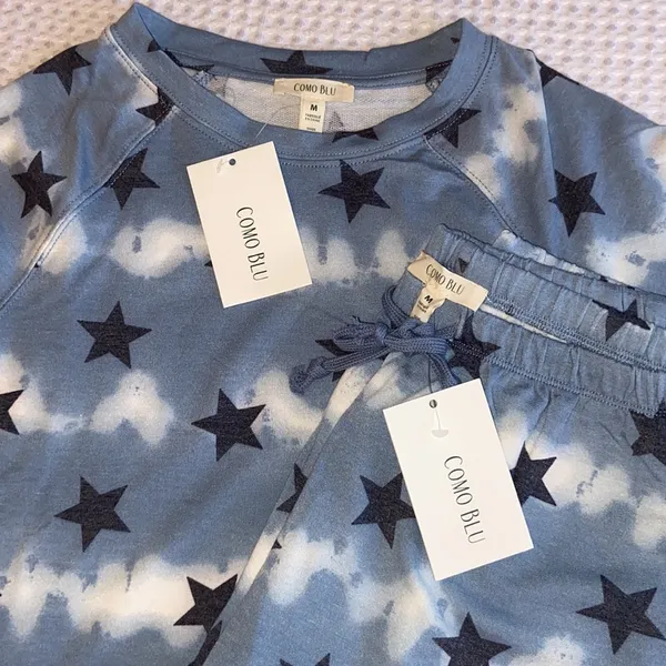 NEW! COMO BLU Loungewear Pajama Set Short Sleeve Top Joggers Sweats Blue Stars M - Image 3