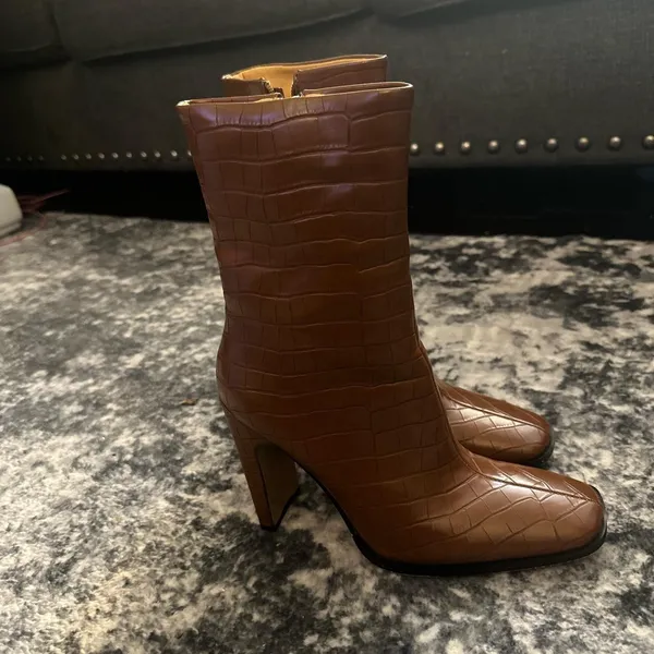 Pretty Little Thing Brown textured heeled boots - Image 2