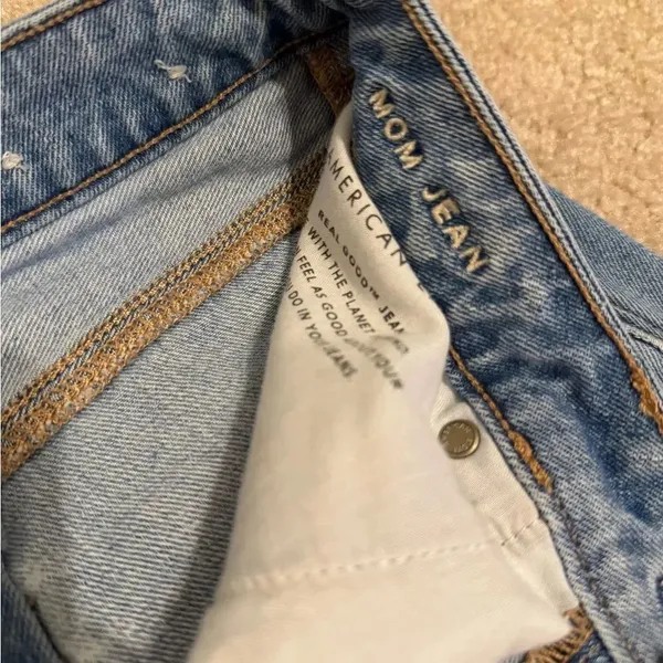 American Eagle Outfitters Mom Jean Ripped Jeans - Image 4