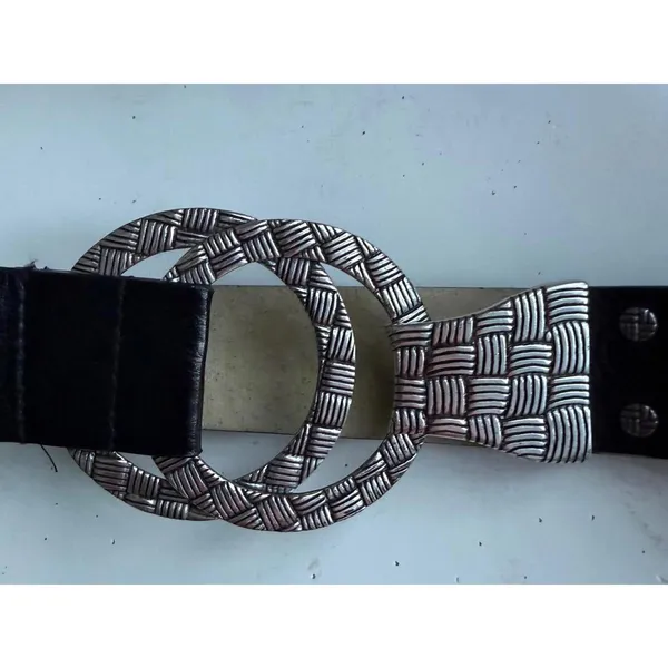 Chico’s Black Leather Belt with Silver Textured Double Ring Buckle - Image 2