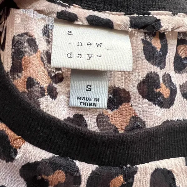 A New Day Sheer‎ Leopard Ringer Blouse Top Size Small S - Image 3