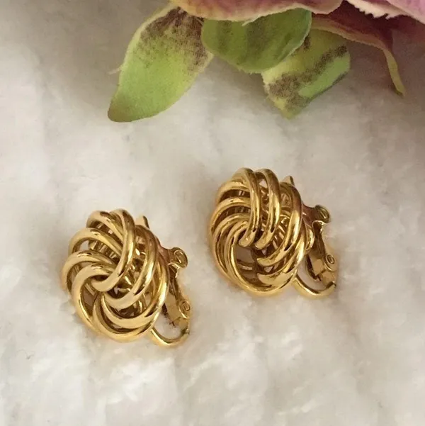 🌈3/$10 Cute Knot Gold Tone Clip-On Earrings - Image 2