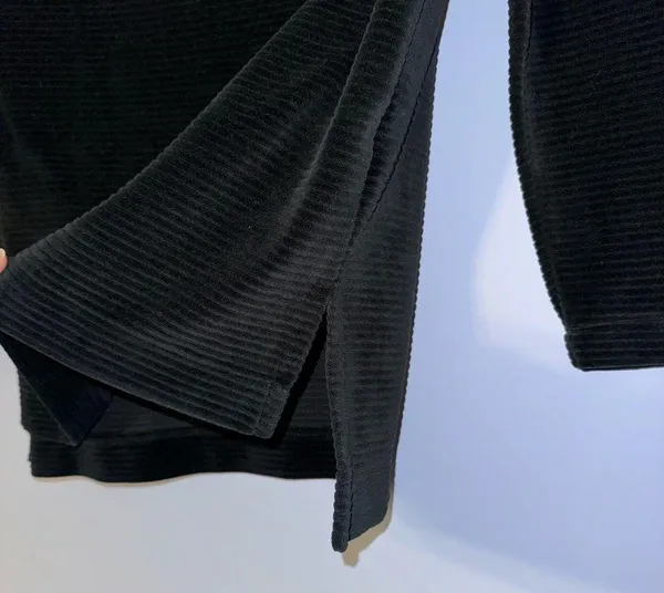 target velvet loose turtle neck size small - Image 2