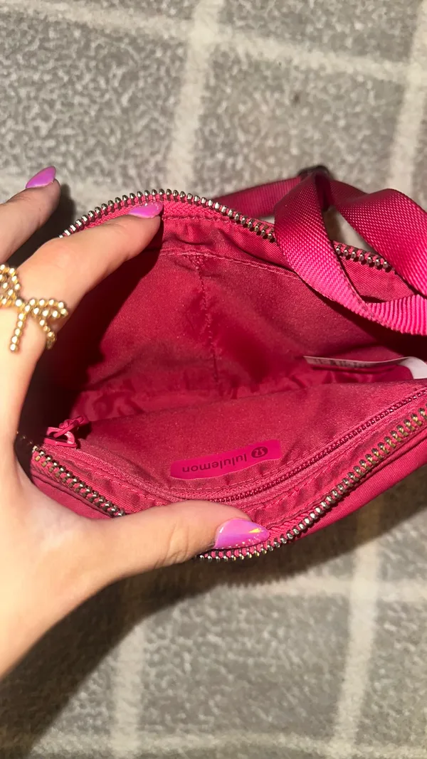 Lululemon city essentials mini shoulder bag - Image 3
