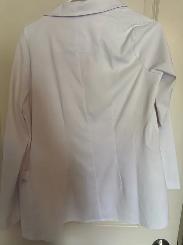 White healing hands scrub coat xs - Image 3