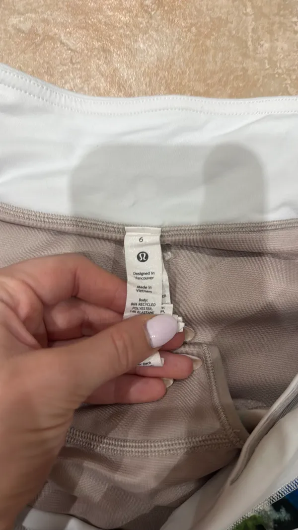 Lululemon Speed Up Shorts 2.5" - Image 2