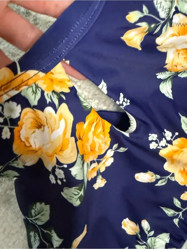 Cupshe Floral One-Piece Swimsuit – Navy & Yellow Rose Print – XS - Image 3