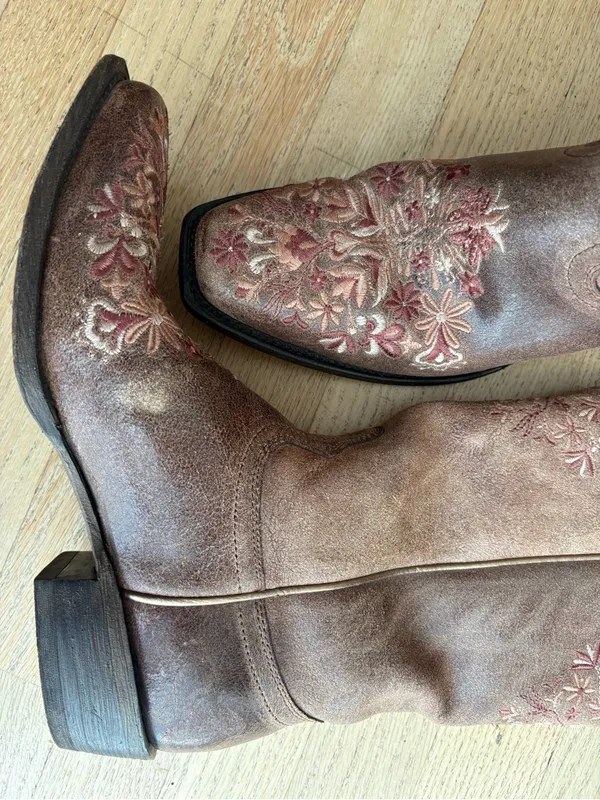 Ariat Ardent Western Boots in Terra Brown - Image 9
