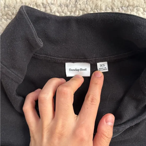 Aritzia black Sunday Best quarter zip crop long sleeve in xs - Image 3