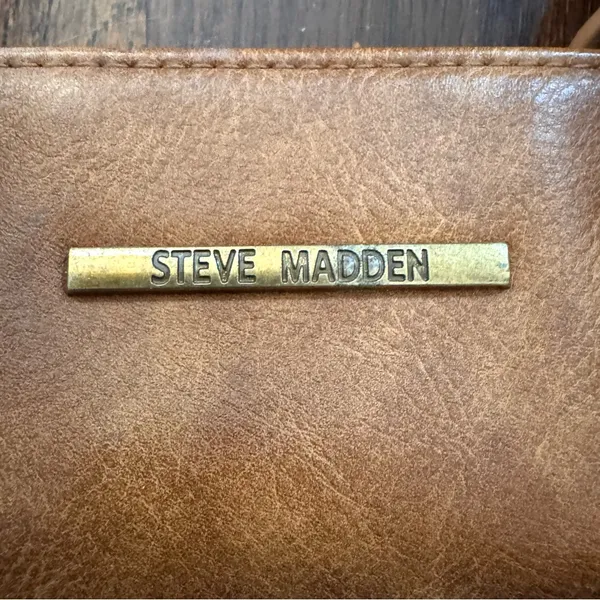 STEVE MADDEN brown top handle purse with detachable crossbody strap - Image 11
