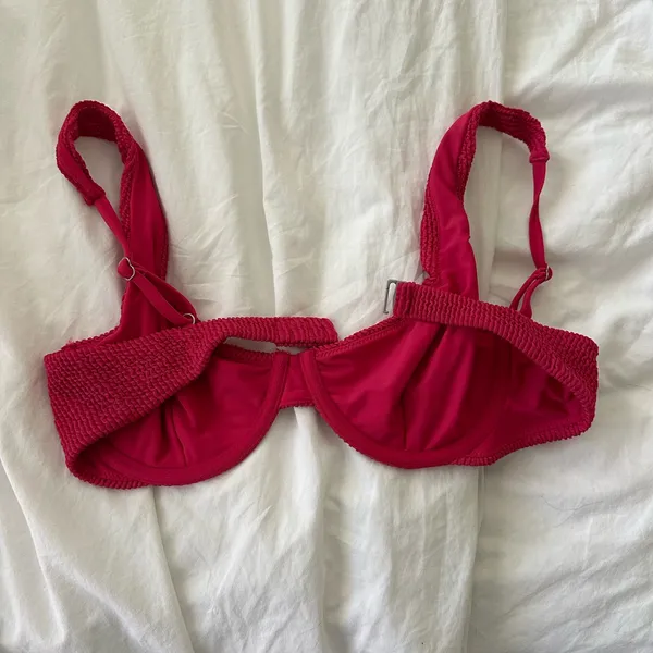 Abercrombie & Fitch Textured Pink Swimsuit Bikini Top - Image 2