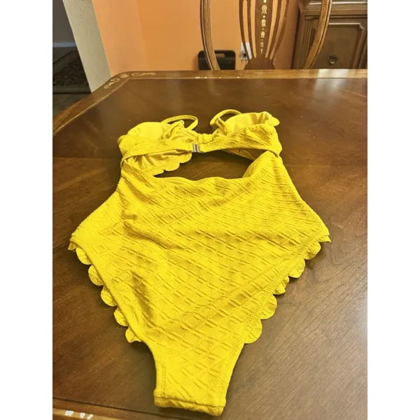 🧷 CUPSHE WOMEN'S ONE PIECE SWIMSUIT CUTOUT SCALLOP TRIM, XL, Yellow🆕 - Image 6