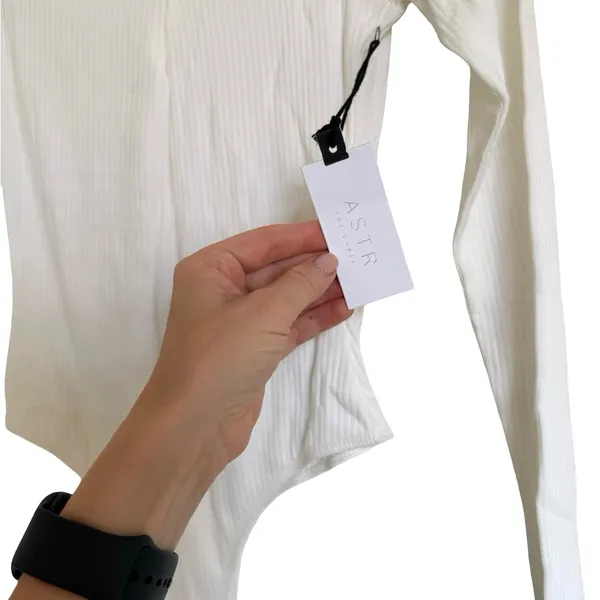 ASTR The Label White Ribbed Bodysuit With Cutout‎ Detail Small S NWT - Image 4