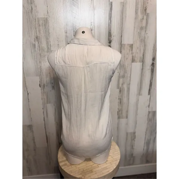 Bershka white blouse size medium - Image 2