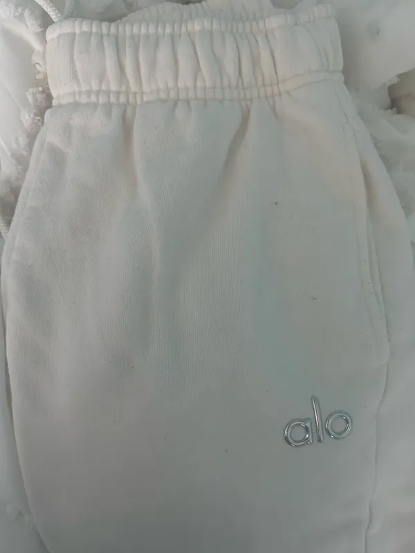 Alo Yoga Accolade Sweatpants - Image 2