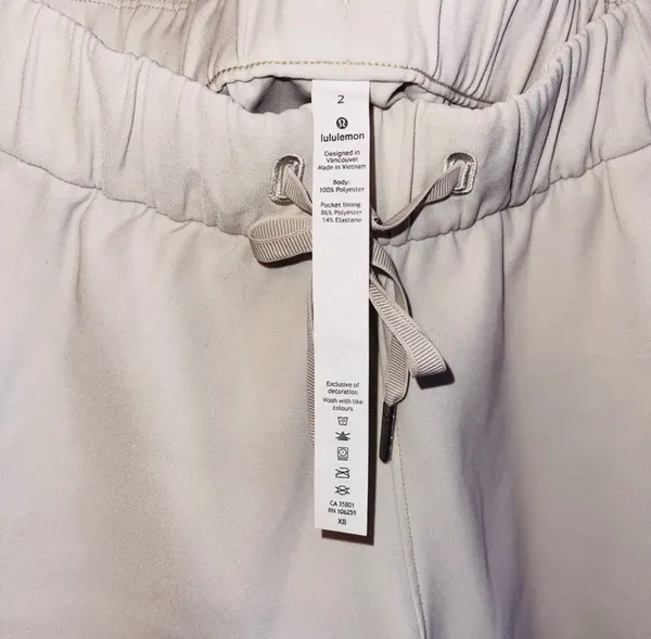 Lululemon On The Fly Short 2.5” - Image 3