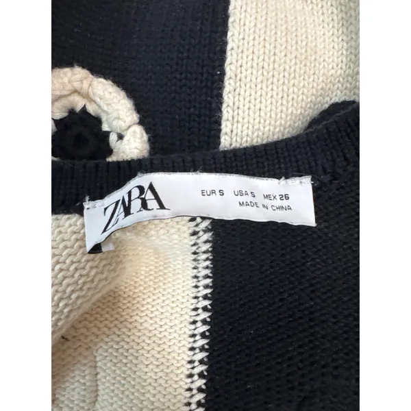 Zara Black Cream Checkered Crochet Flower Cropped Sweater Vest Size Small - Image 3