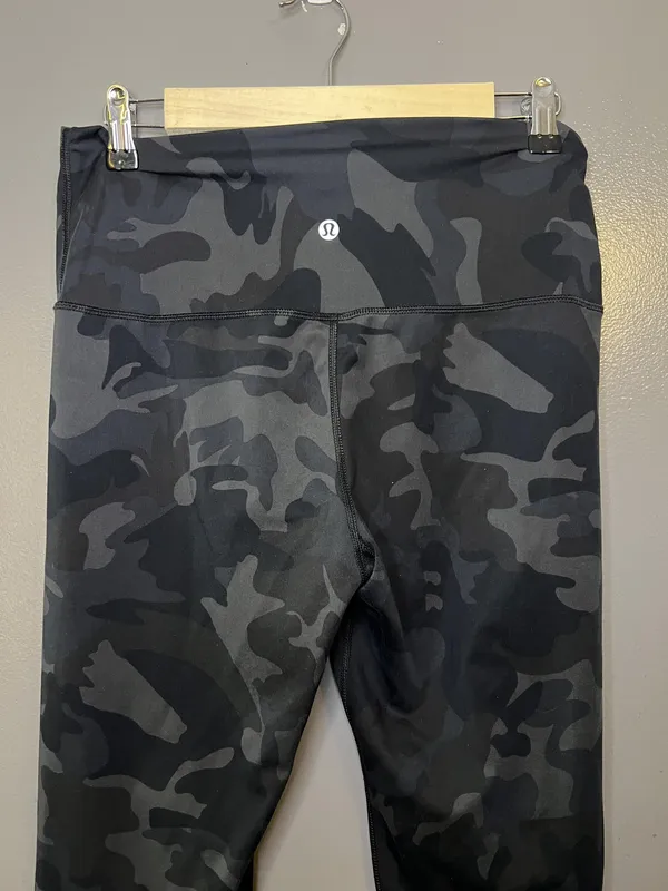 Lululemon Leggings Womens Medium Black Camo High Rise Ankle Yoga Pants Athletic - Image 2