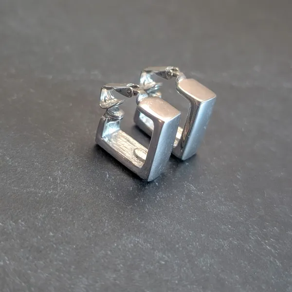Vintage Kenneth Lane Clip On Earrings Retro 0.75" Silver Tone Square Hoops - Image 3