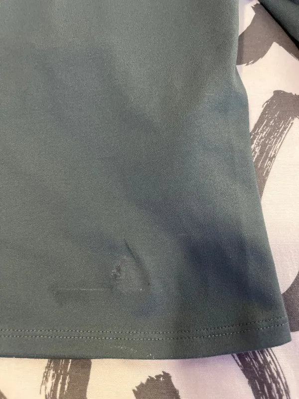HOLLISTER soft stretch seamless fabric scoop top - Image 3