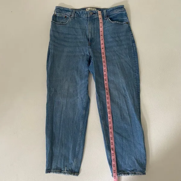 Abercrombie & Fitch Curve Love Mom High Rise Jeans Size 31/12 Light Wash - Image 7