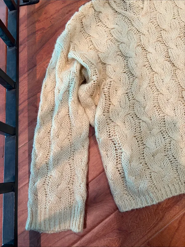 Non Signe Crème Chunky Cable-Knit Hoodie Size Medium - Image 4