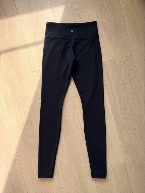 Lululemon Size 4 Navy Blue High Rise Full Length Leggings Yoga Pants - Image 2