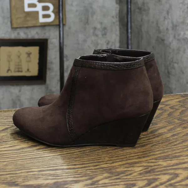 Laura Ashley Womens Suede Wedge Heel Booties 1673e44b64d581 Brown 6.5M - Image 2