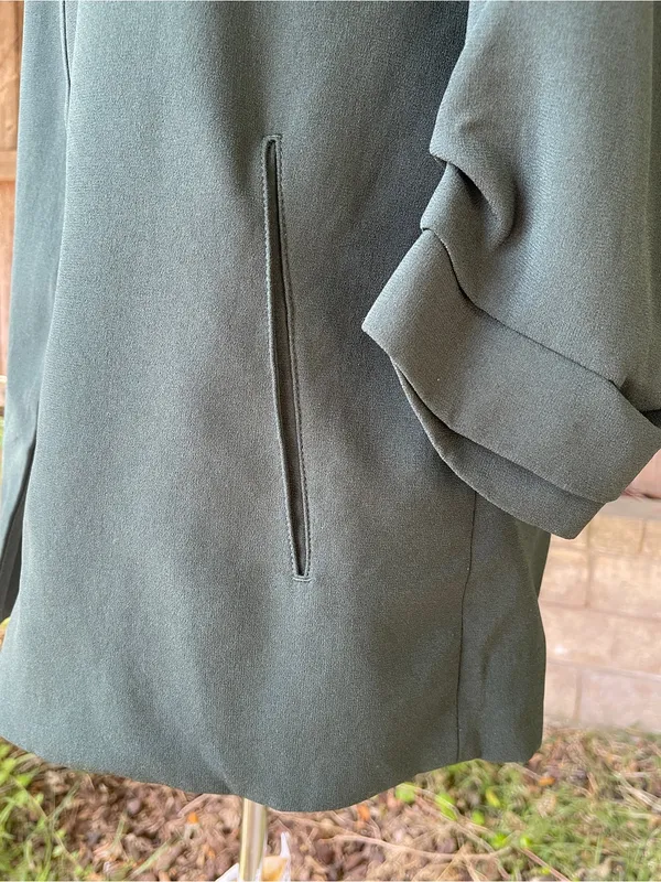 Aritzia Babaton Power Hip Blazer Forest Green 2 minimalist capsule wardrobe chic - Image 5