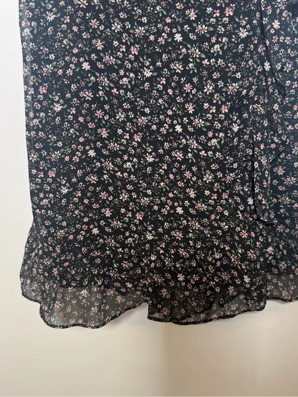 Hollister Black Floral Slip Dress with Pink and Cream Blossoms Small NWT - Image 4