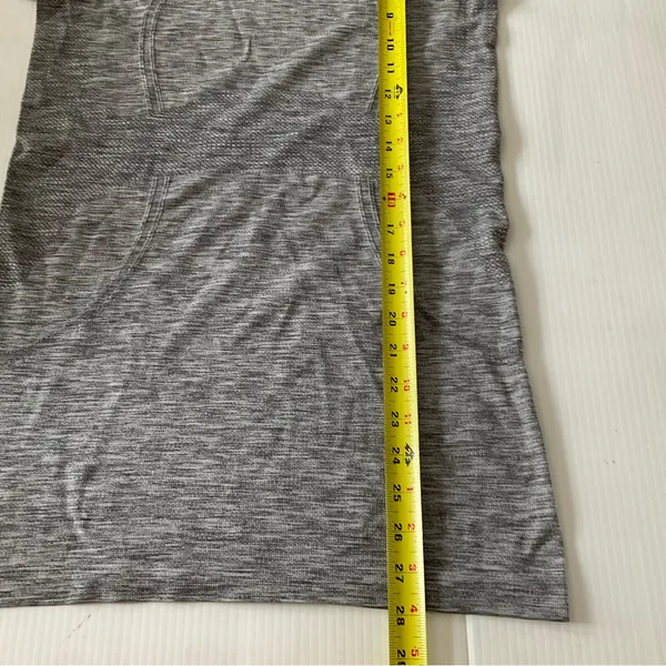 Lululemon Swiftly Tech Short Sleeve Crew Slate / White T Gray T Shirt Women Sz 8 - Image 5