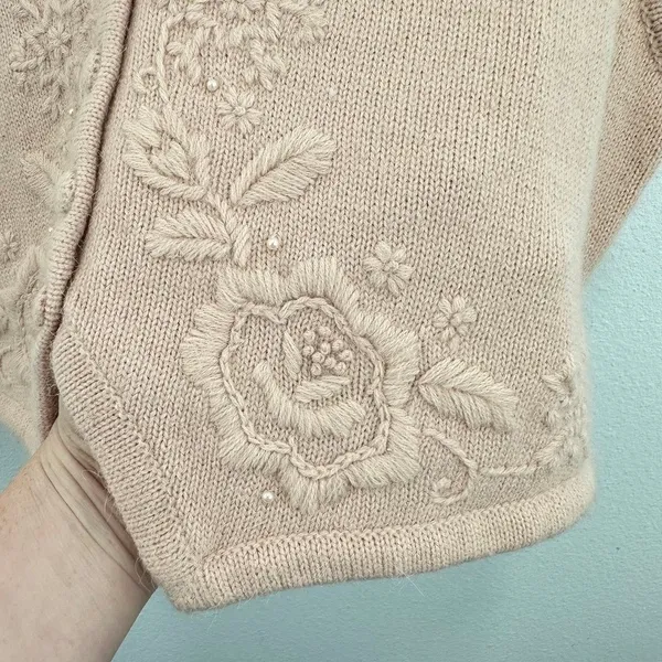 Cricket Lane Petites Vintage Pink‎ Peach Knit Vest Embellished Floral Grannycore - Image 2