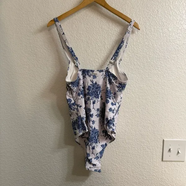 BERLOOK Floral Plus Size One-Piece Swimsuit Size 16 BNWT - Image 3