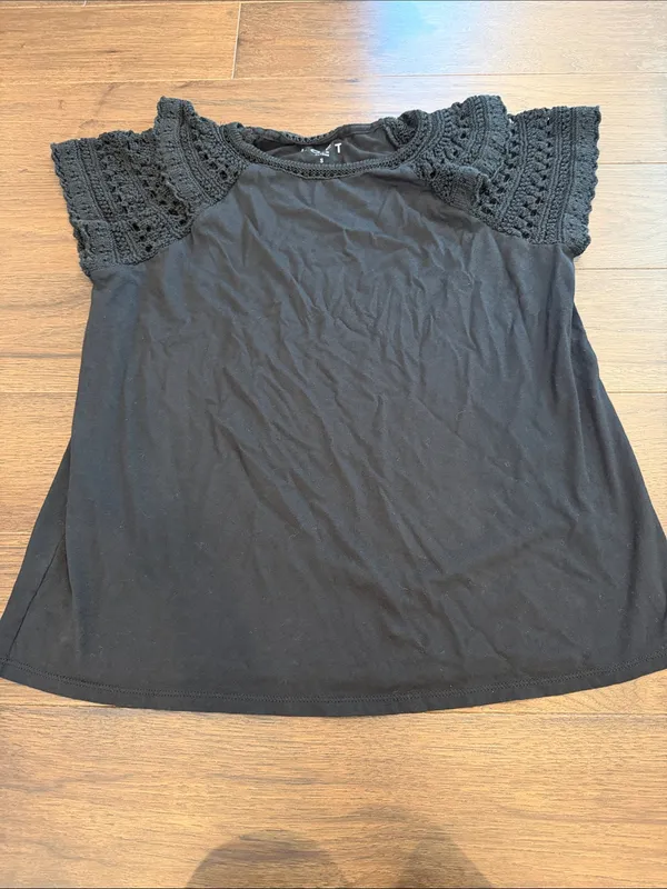 LOFT Black Top with Crochet Cap Sleeves Small - C54-059 - Image 4
