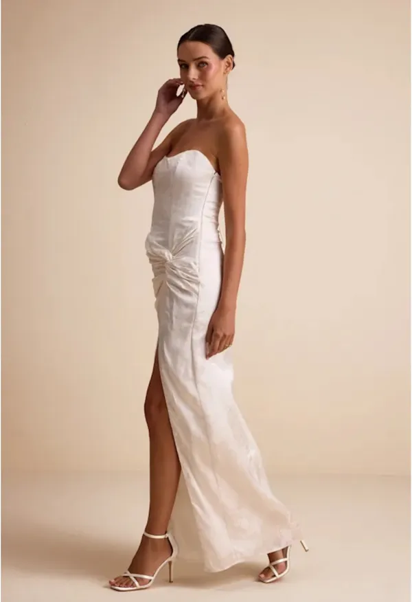 White Lulus Maxi Dress - Image 4
