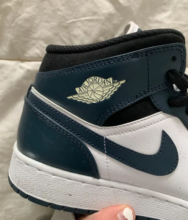Nike Jordan 1 Mid - Image 9