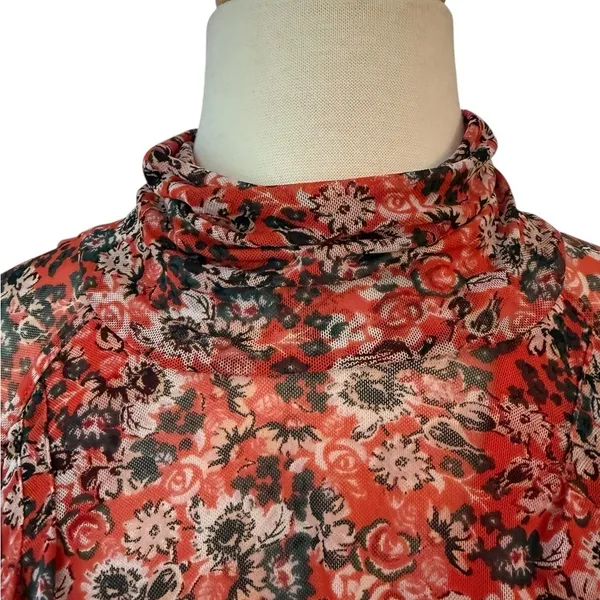 Free People All Dolled Up Top Red Combo Open Back Sheer Tie Cuffs Size Medium - Image 6