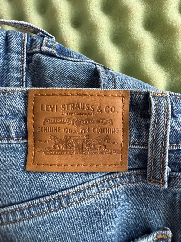 Levi’s Middy Ankle Bootcut Jeans - Image 4