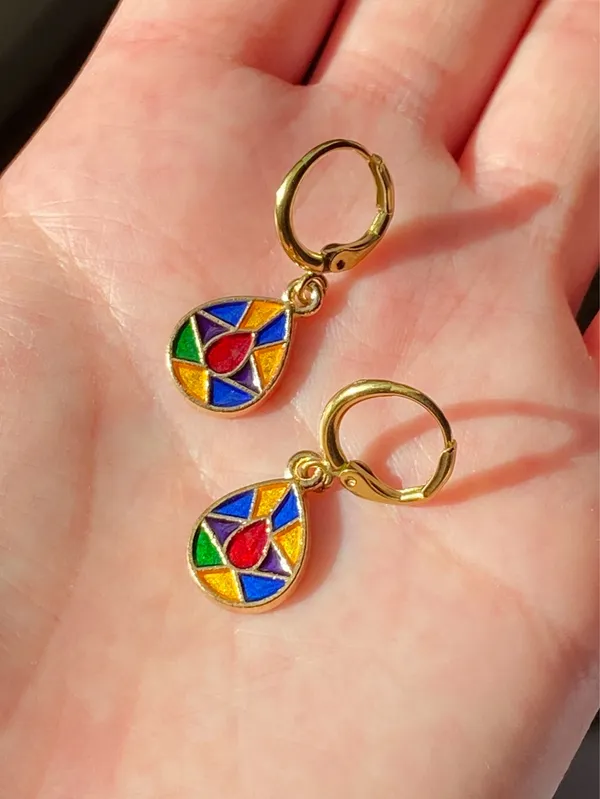 Handmade stained glass look earrings💛 - Image 5