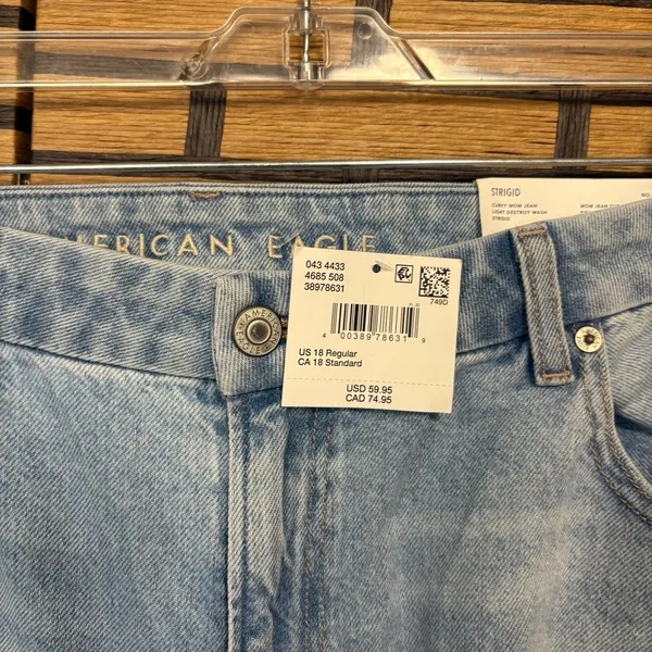 American Eagle Curvy Mom Jeans‎ Size 18 - Image 6