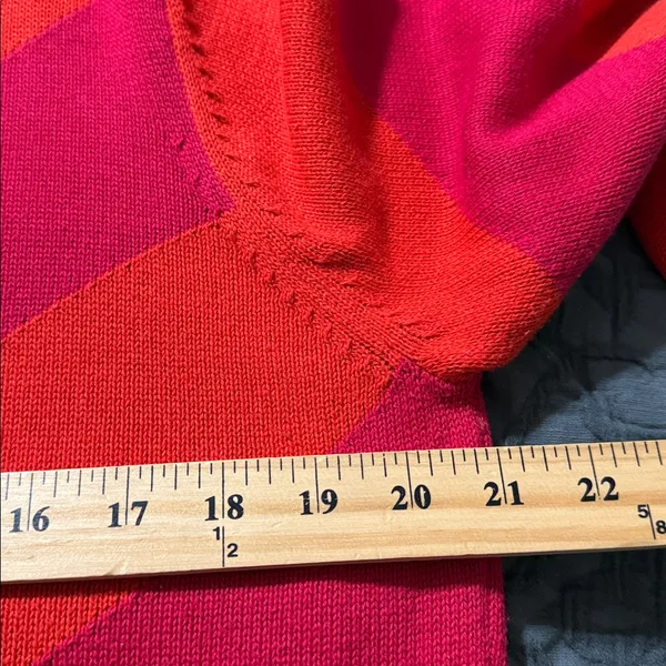 Liz Claiborne women’s size XL pullover pink orange chevron sweater long sleeve - Image 4