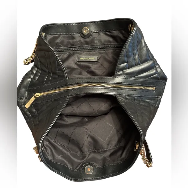Michael Kors Peyton Large Quilted Tote Black Gold Chain Shoulder Bag black - Image 6