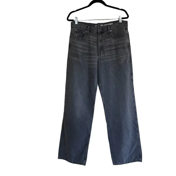 NWOT Gap Low Stride Relax Fit Jeans Black Wash Sz-8 - Image 2