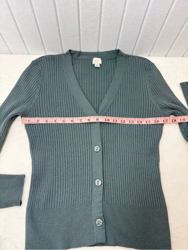 a‎ new day Sage Green Ribbed V-Neck Button Cardigan Size M - Image 5