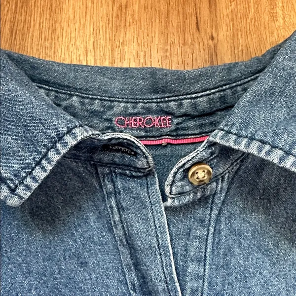 Vintage Cherokee Women’s Blue Lightweight‎ Denim Button Up Shirt - Image 2